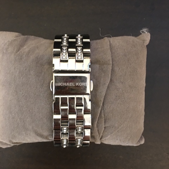 Authentic Michael Kors Watch - Picture 2 of 4